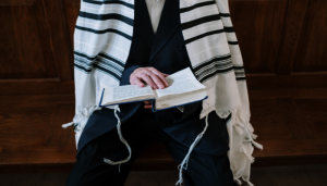Por que os Judeus Usam Talit? - Blog Vladimiraraujo
